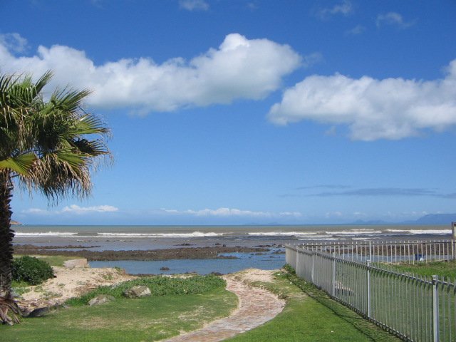 To Let 2 Bedroom Property for Rent in Gordons Bay Central Western Cape